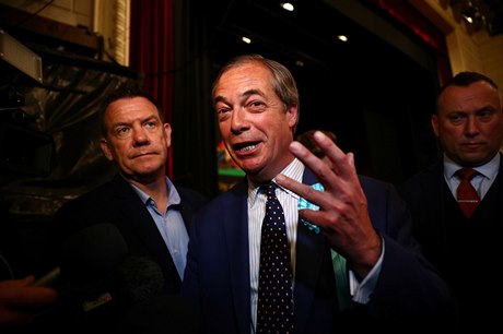 Lídr Strany pro brexit a dlouholetý europoslanec Nigel Farage