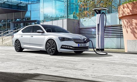 Hybridní �koda Superb iV