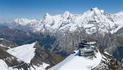 Prvn otec restaurace Alp Piz Gloria s vhledem na Jungfrau, Mnicha a Eiger