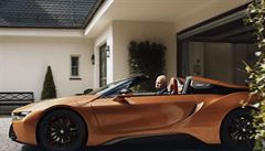 VIDEO: Reklamn rpnut. BMW se lou s odchzejcm fem konkurennho Daimleru