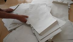 Probíhá s�ítání hlas�.