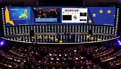 Evropský parlament zavádí povinné roušky ve všech svých budovách. Zaměstnanci dostali roušky z Brna