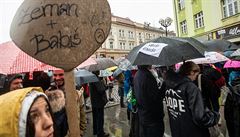 Demonstrace na Masarykov námstí v Hradci Králové.