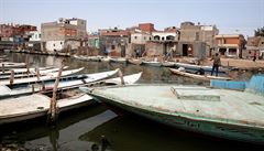 Rybái z vesnice v delt Nilu El Shakhluba mají potíe se uivit.