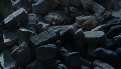 Mrtví sourozenci Jaime Lannister (Nikolaj Coster-Waldau) a Cersei Lannister...