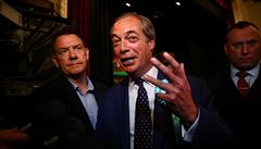 V Británii jasně vyhraje Farage, tradiční strany zažívají historický debakl