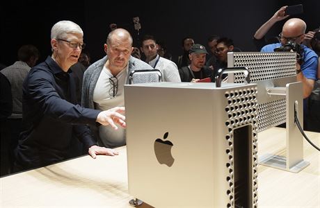 Má skříň jako struhadlo na sýry a může stát přes milion. Apple představil  nový Mac Pro | Byznys | Lidovky.cz