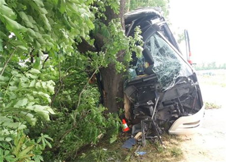 Pi tvrtení nehod linkového autobusu ve Stílkách na Kromísku se zranilo...