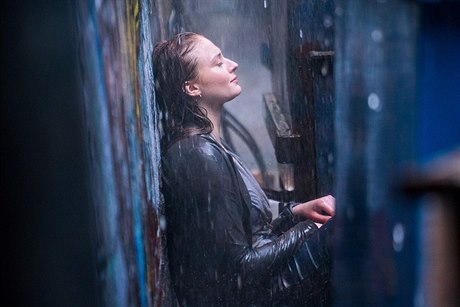 Sophie Turnerová jako superschopnostmi obdařená Jean Greyová. Snímek X-Men:...