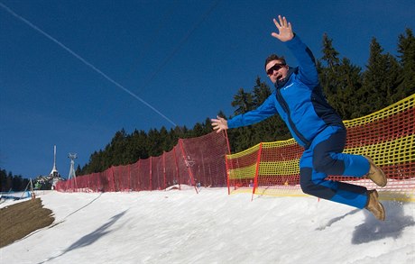 Finanník Igor Rattaj ve skiareálu Jetd.