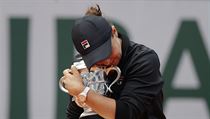Ashleigh Bartyov s trofej pro vtze French Open
