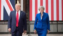 Theresa Mayov a Donald Trump odchz z tiskov konference.