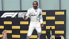 Lewis Hamilton slaví po VC Kanady