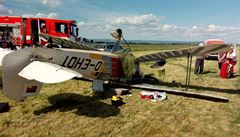 Na letiti Horní Dvory na východním okraji Chebu spadlo malé letadlo.