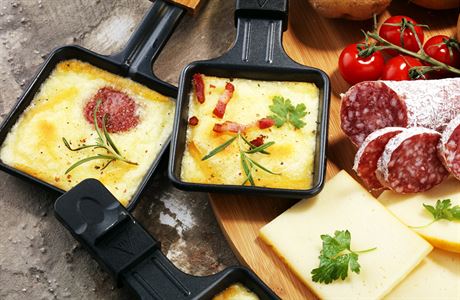 Tradiní výcarské roztavený raclette sýr
