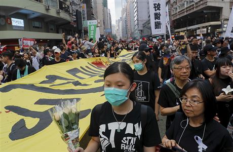 V Hongkongu dle organiztor demonstrovaly skoro dva miliony lid.