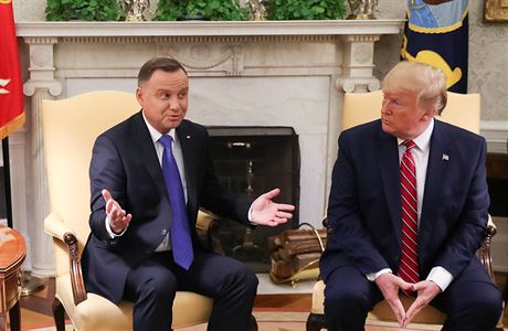 Americký prezident Donald Trump s polským prezidentem Andrzejem Dudou na...