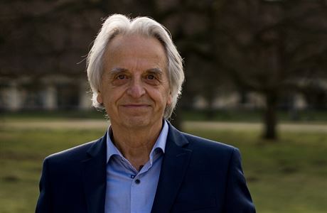 Nmecký spisovatel, filmový reisér a expert na mentální léení Clemens Kuby. 