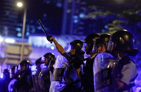 Policie bhem demonstrac v Hongkongu.