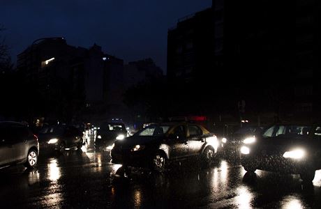 Doprava v Buenos Aires bhem blackoutu.