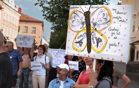 Demonstrace proti Babiovi v Chebu.