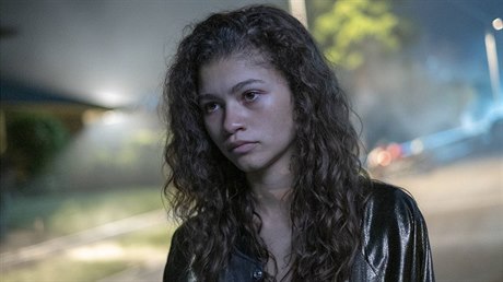 Zendaya jako Rue Benettová. Seriál Euforie (2019). Tvrce: Sam Levinson.