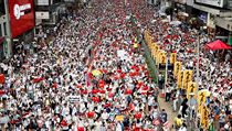 Demonstrantii zaplnili ulice Hongkongu.