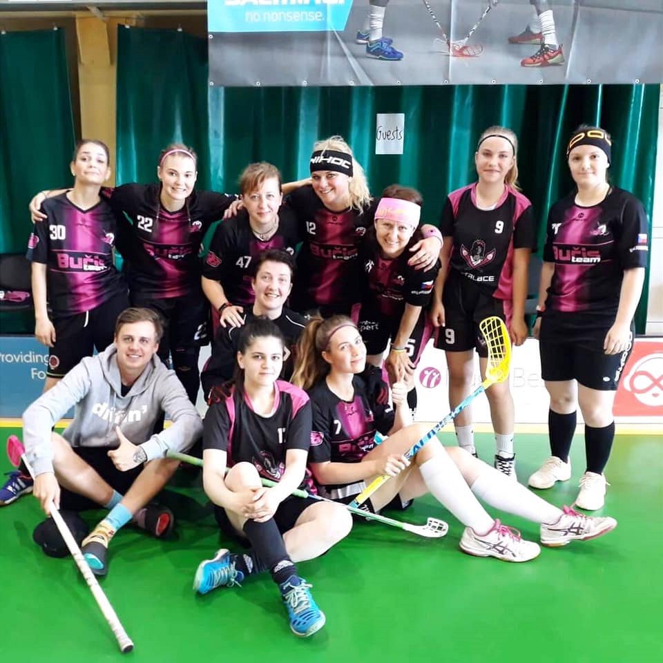 Florbalistky Bu�is Teamu