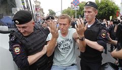 Policie zatkla p�i protestech i opozi�ního aktivistu Alexeje Navalného.