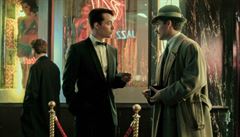 Osudové setkání Alfreda Pennywortha (Jack Bannon) a Thomase Waynea (Ben...