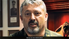 VIDEO: ‚Jsem generál Opata a mám pro vás velice důležité sdělení!‘ Armáda kvůli supertendru změnila styl komunikace