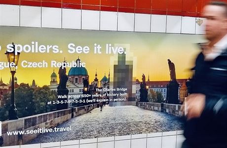 Zažijte to naživo! Reklama v newyorském metru lákala Američany k návštěvě...