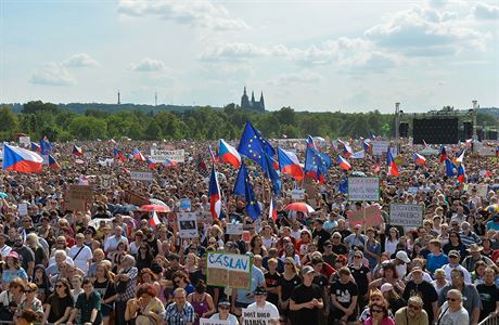 V Praze na Letné se odpoledne seli úastníci demonstrace za nezávislost...