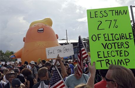Baby Trump se stal symbolem protest proti americkmu prezidentovi.