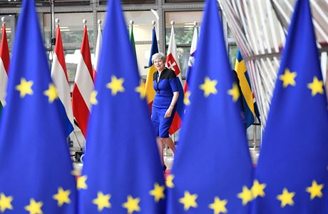 Konc britsk premirka Theresa Mayov na summitu ldr EU v Bruselu.