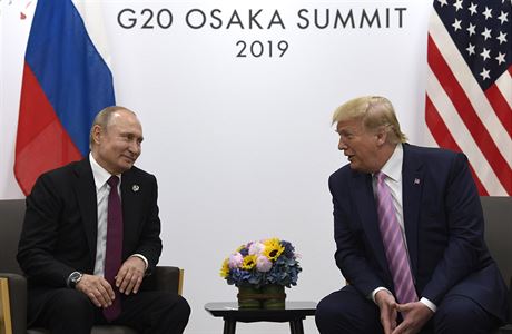 Americk prezident Donald Trump se potkal se svm ruskm protjkem Vladimirem...