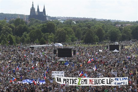 Demonstrace za nezávislost justice a lepí vládu, kterou uspoádal spolek...