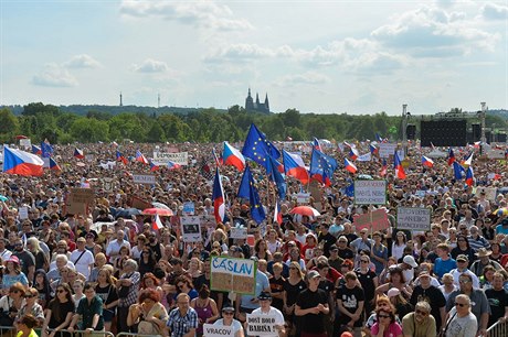 V Praze na Letné se odpoledne seli úastníci demonstrace za nezávislost...