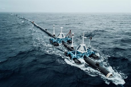 Zaízení organizace The Ocean Cleanup (úklid oceánu) má podobu 600 metr...