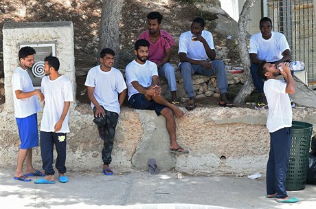 Migranti na sicilském ostrově Lampedusa - ilustrační snímek