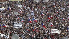 Na Letenské pláni zaala nejvtí demonstrace od roku 1989.