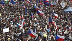Milion chvilek se obává rozkladu demokratických institucí, na 1. března plánuje další pražský protest