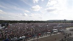 Od roku 1989 se neselo tolik lidí, kteí by chtli vyjádit svj názor. Není...