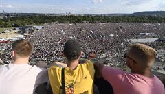 V Praze na Letné se podle poadatel ze spolku Milion chvilek selo zhruba 250...