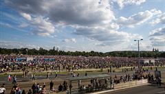 Plná Letenská plá pi demonstraci proti Babiovi a Beneové.