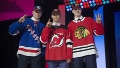 Nejvýe vybraní hokejisté draftu NHL. Vlevo nová posila New York Rangers Kaapo...