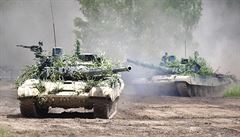 Český tank T-72M4CZ na tankodromu Zadní Bahna ve Strašicích na Rokycansku na... | na serveru Lidovky.cz | aktuální zprávy