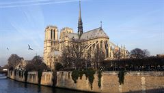 Katedrla Notre-Dame ve stnech ztka. Je mon jin ne konzervativn pstup k obnov?