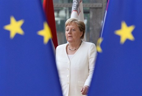 Ohledn dohody o rozdlení pozic v EU jednal s Merkelovou a Macreonem minulý...
