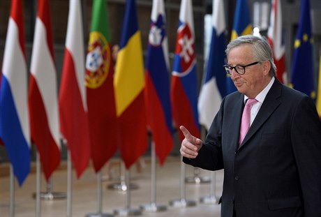 Ve he o Junckerovu pozici je mnoho jmen. Z vedoucích kandidát se za lidovce -...